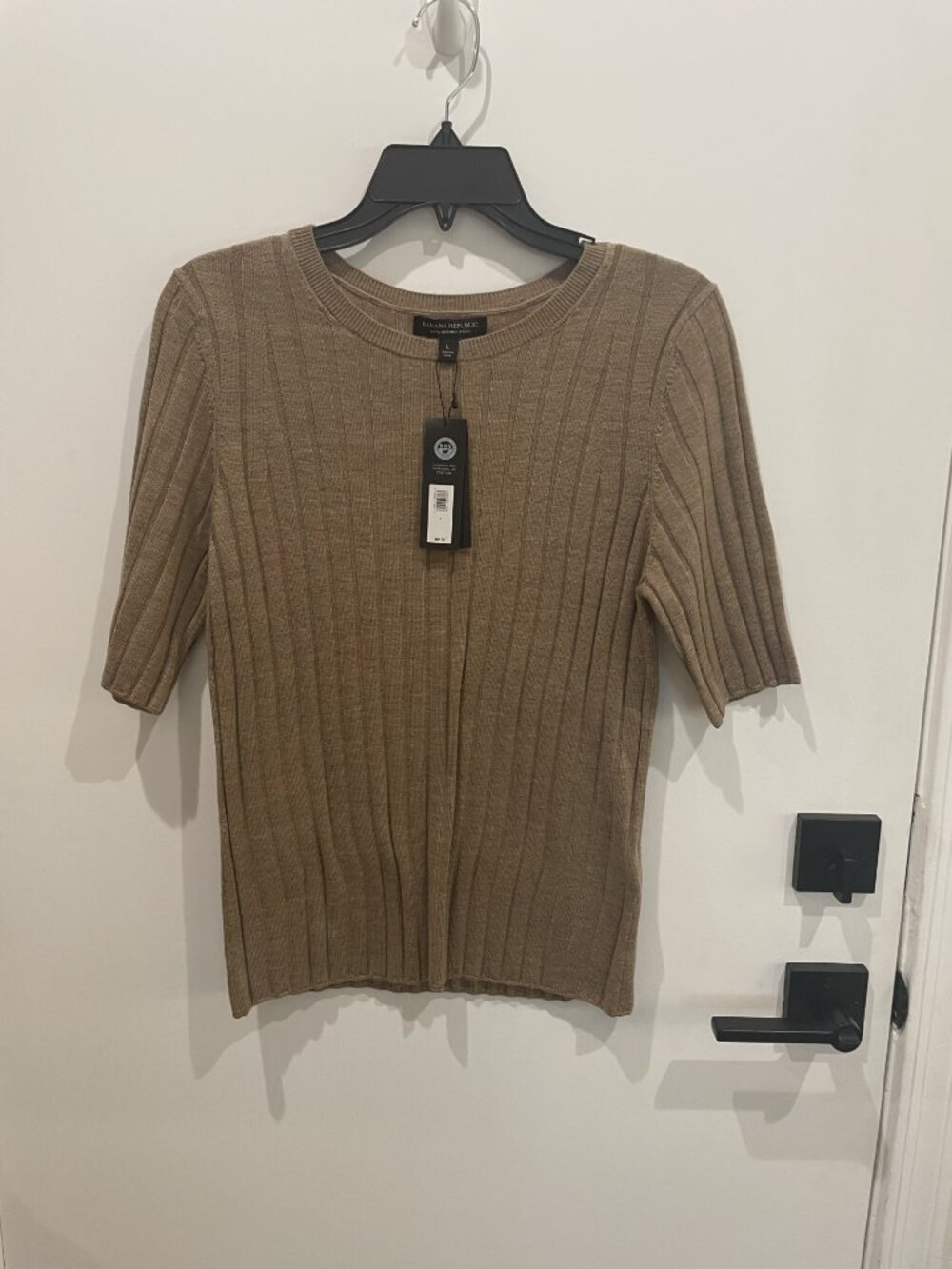Banana Republic Tan Ribbed Knit Top or Sweater - Size Large - NWT - Retail $80
